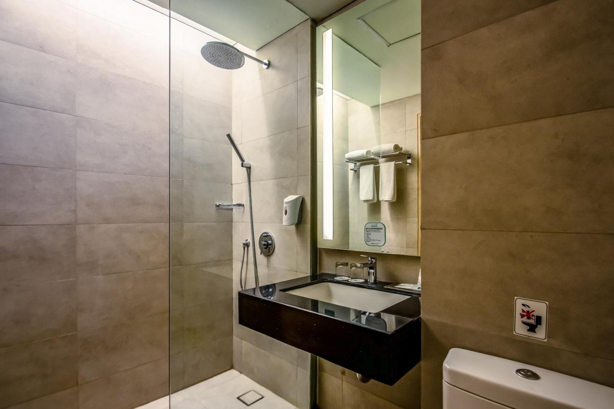 Hotel Ayola Lippo צ'יקראנג מראה חיצוני תמונה