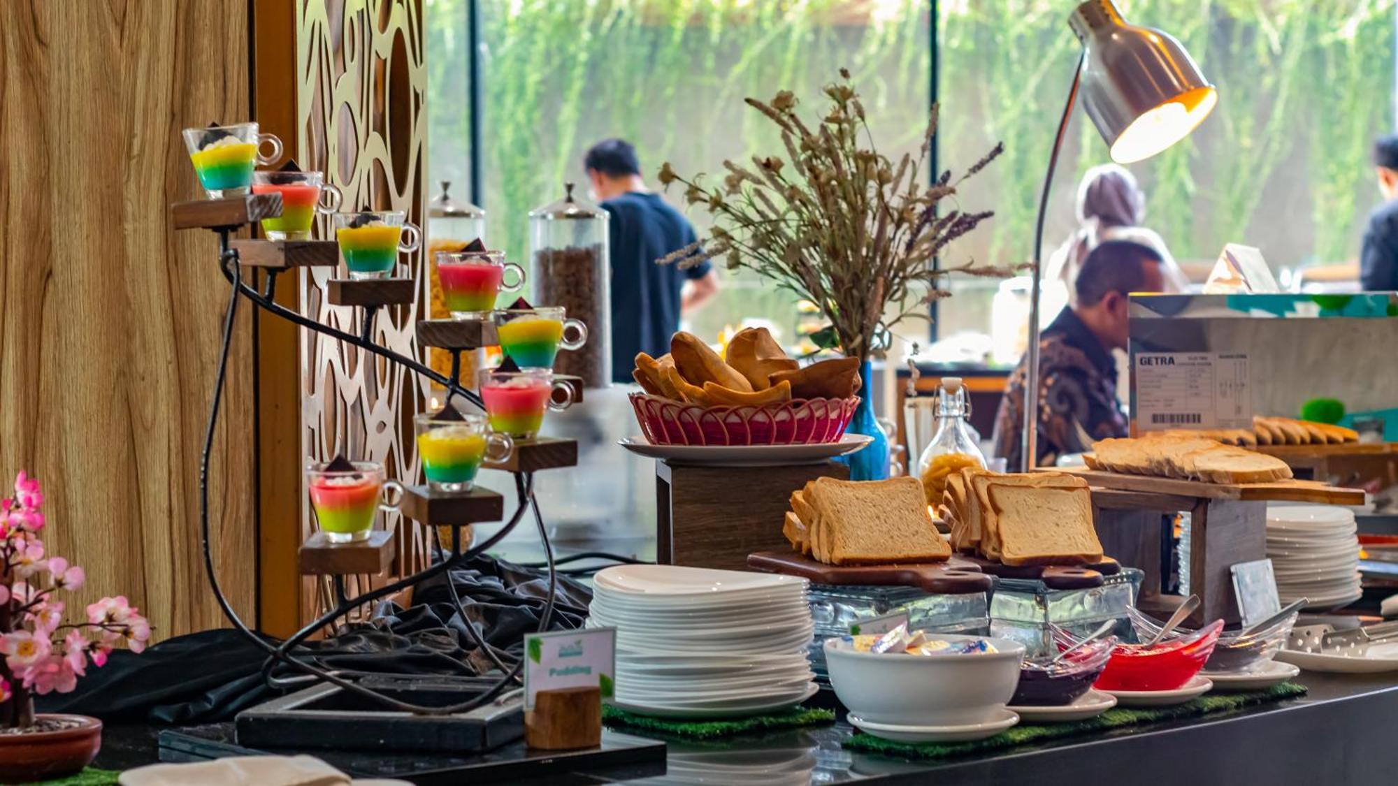 Hotel Ayola Lippo צ'יקראנג מראה חיצוני תמונה
