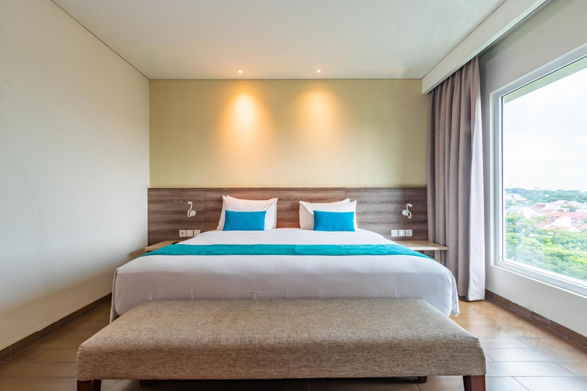 Hotel Ayola Lippo צ'יקראנג מראה חיצוני תמונה