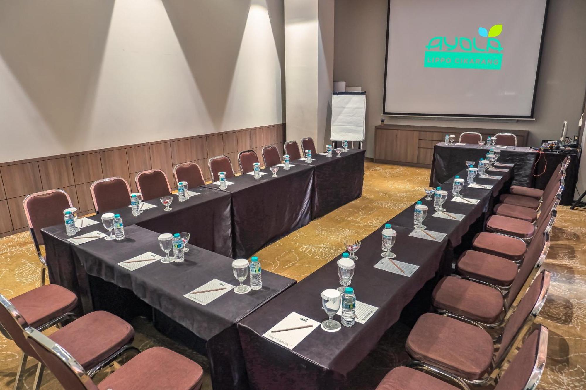 Hotel Ayola Lippo צ'יקראנג מראה חיצוני תמונה